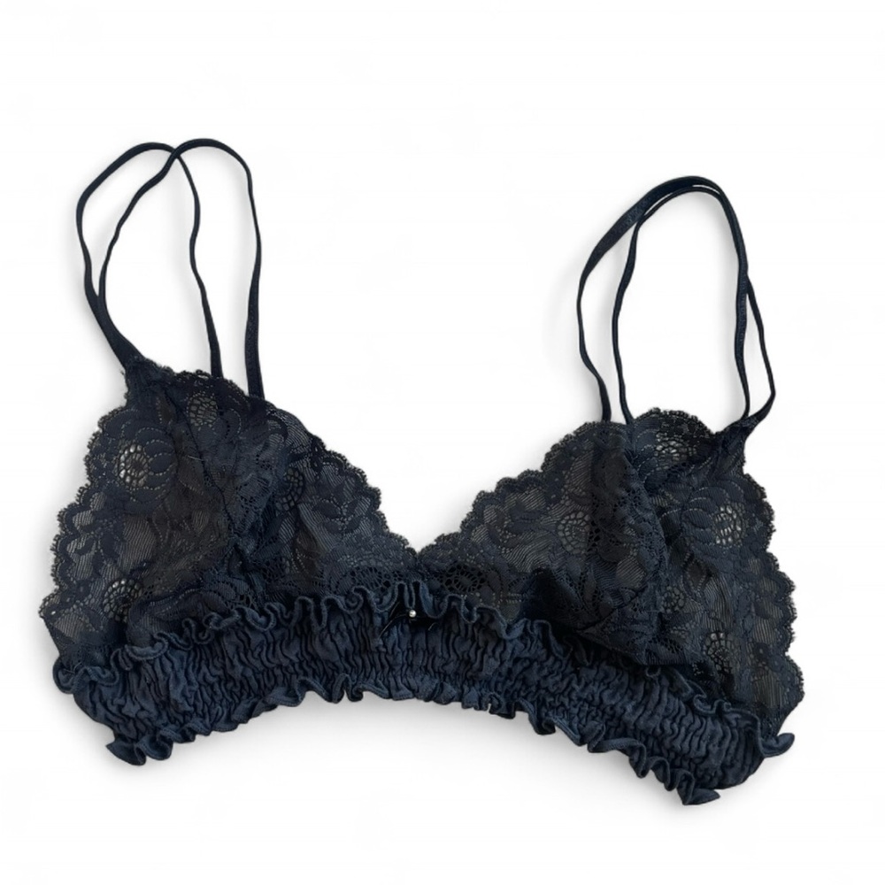 Victoria's Secret Black Lace Unlined Wire-Free Bralette Medium Vintage Y2K FLAW